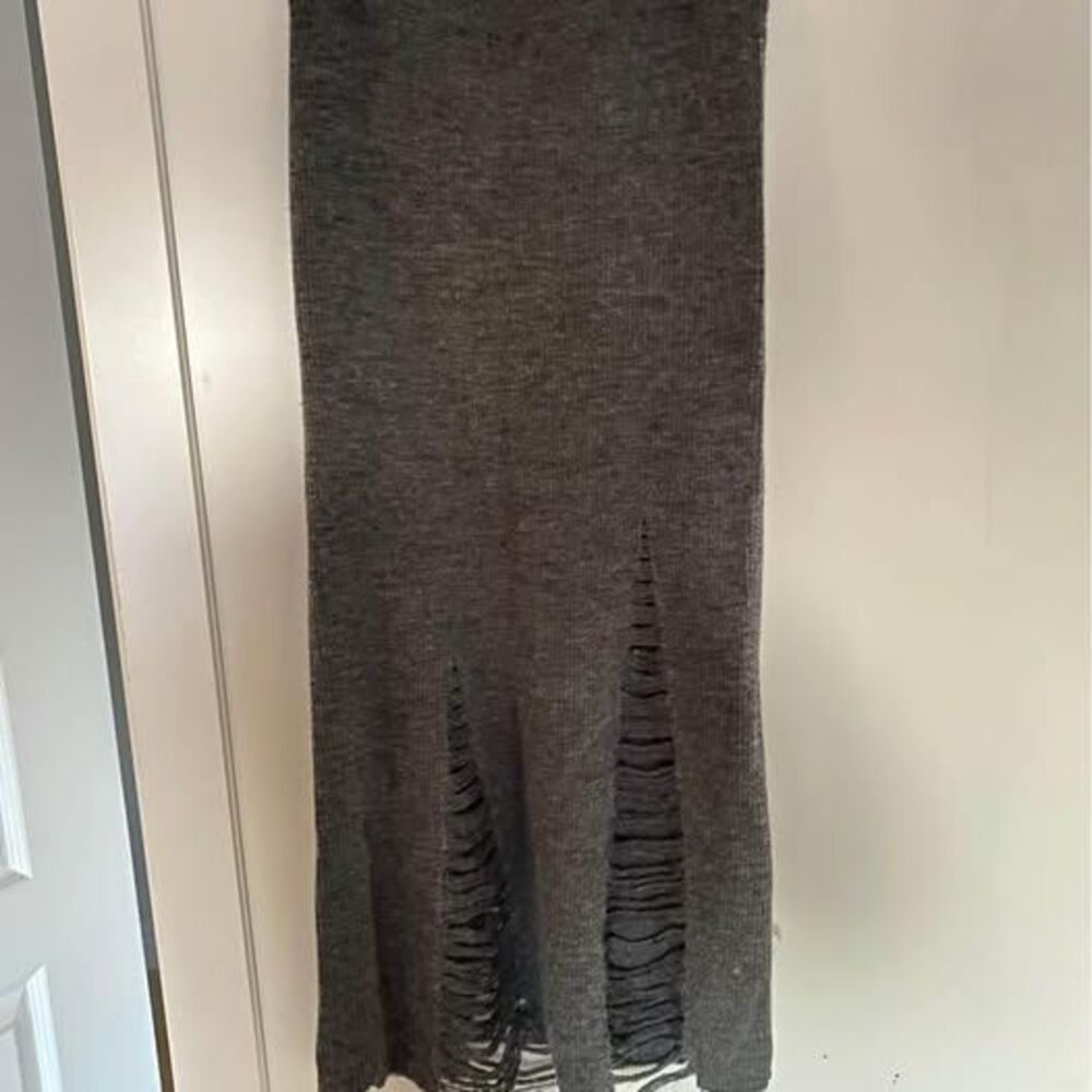 Women's Knitted Destroyed Skirt S-M